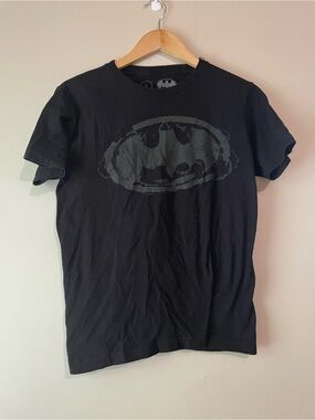 BATMAN | Black Graphic Tee